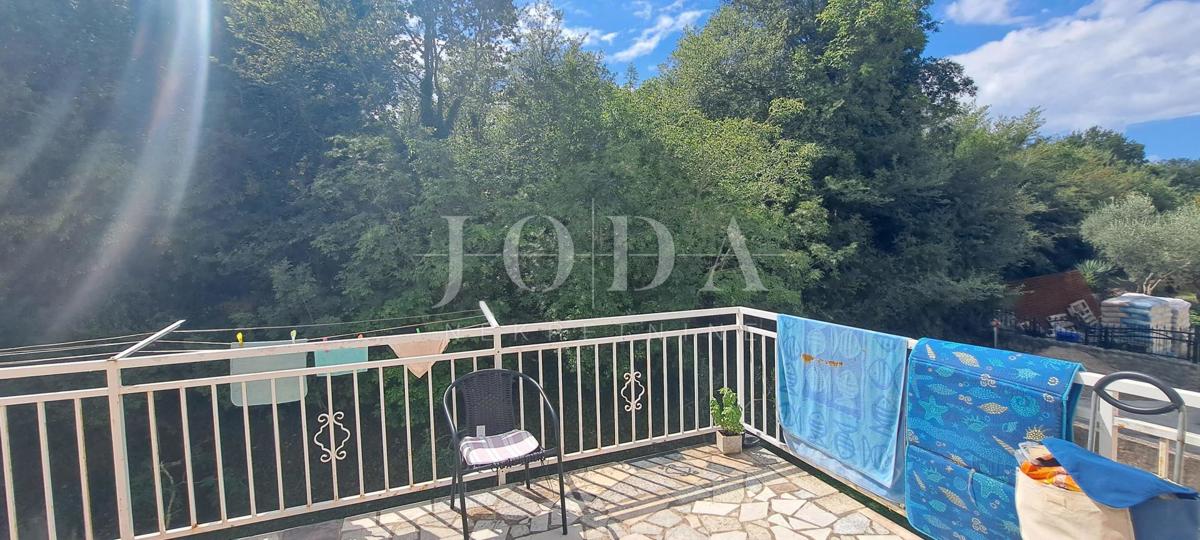 Malinska - apartma v prvem nadstropju blizu plaže