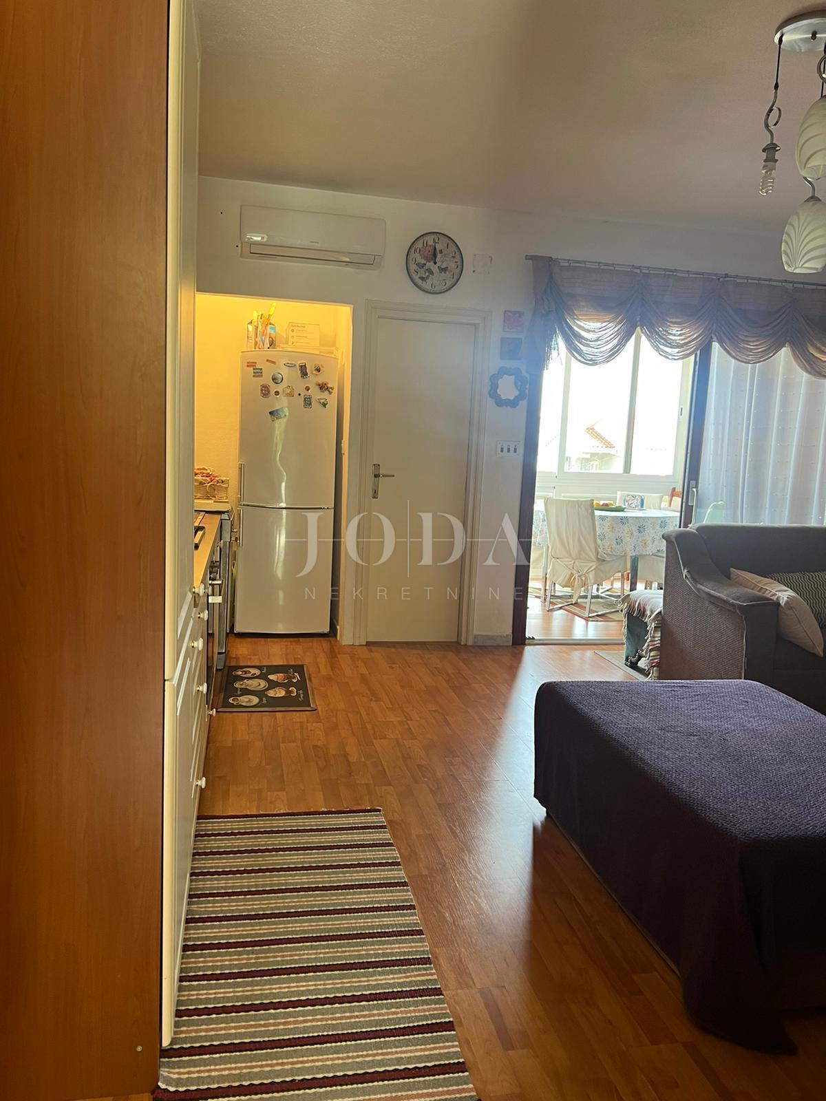 Malinska - apartma v prvem nadstropju blizu plaže
