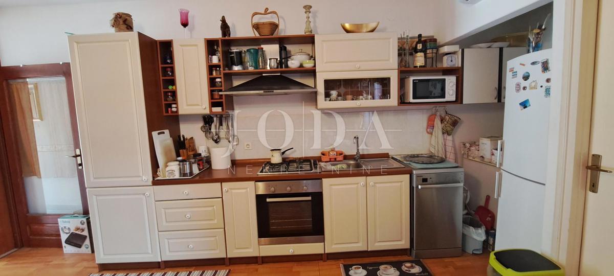 Malinska - apartma v prvem nadstropju blizu plaže