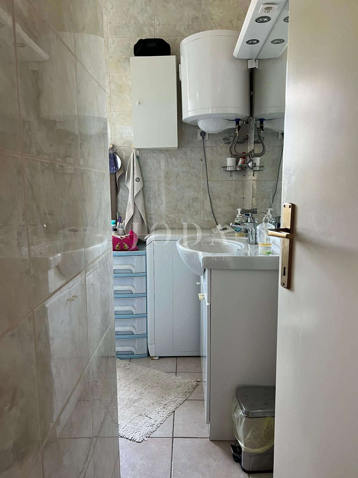 Malinska - apartma v prvem nadstropju blizu plaže