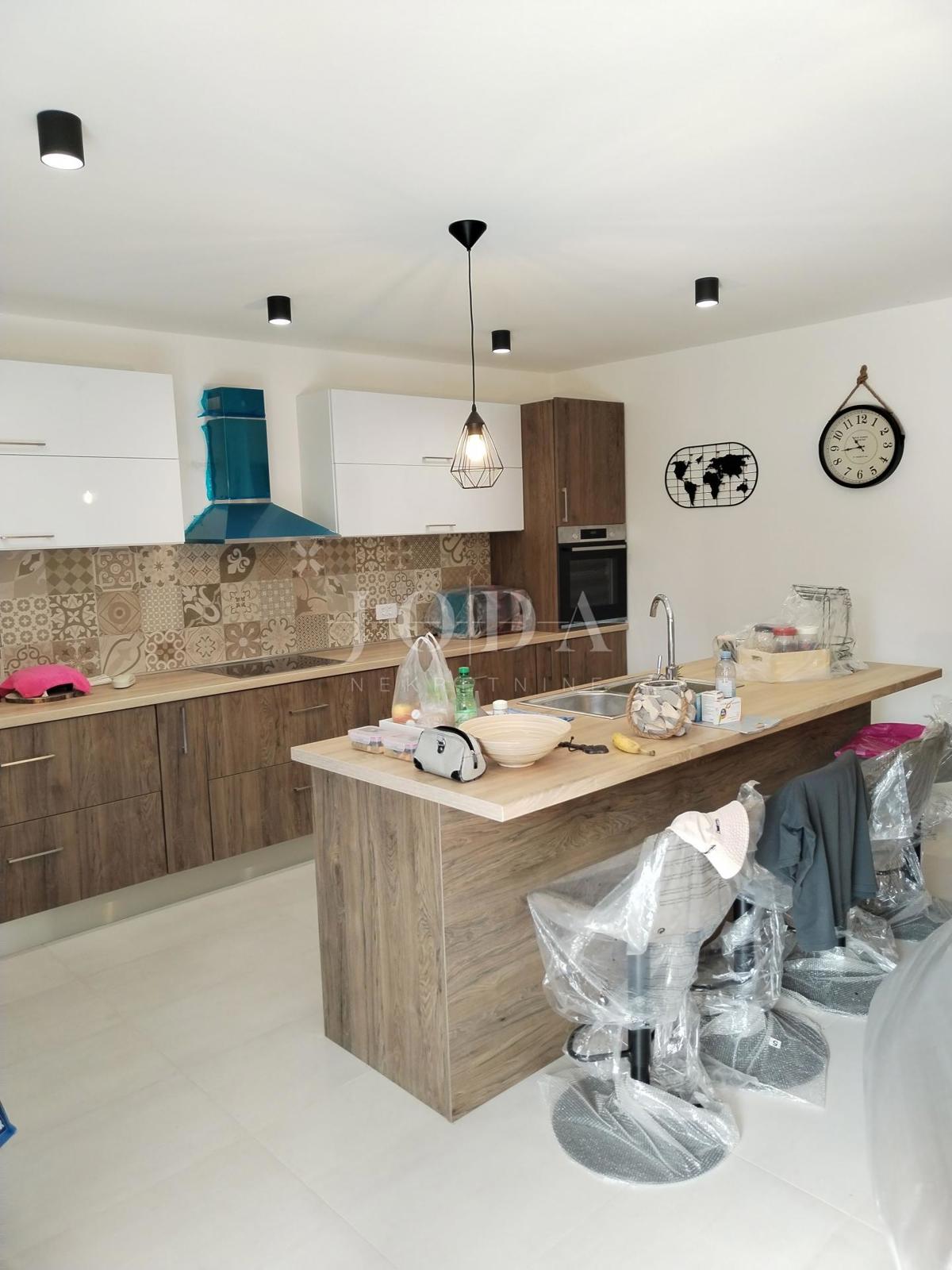 Hiša Svetvinčenat, 200m2