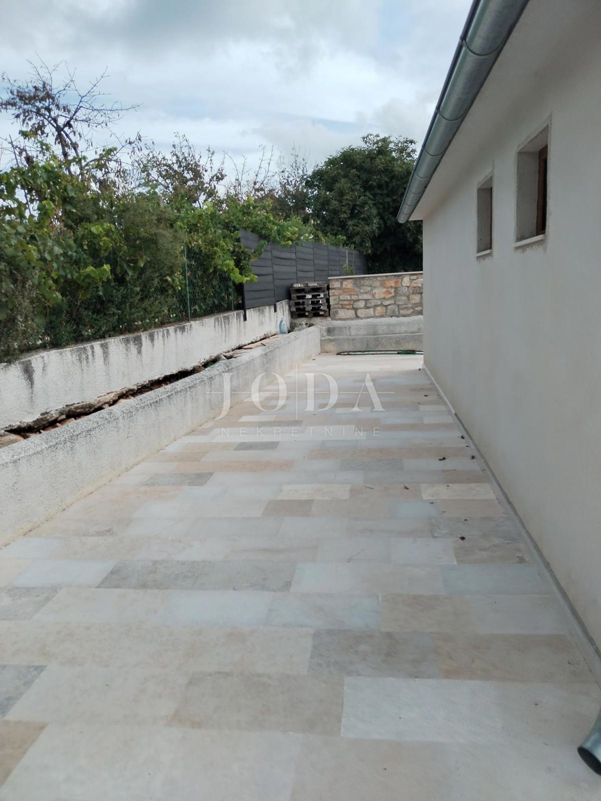 Hiša Svetvinčenat, 200m2