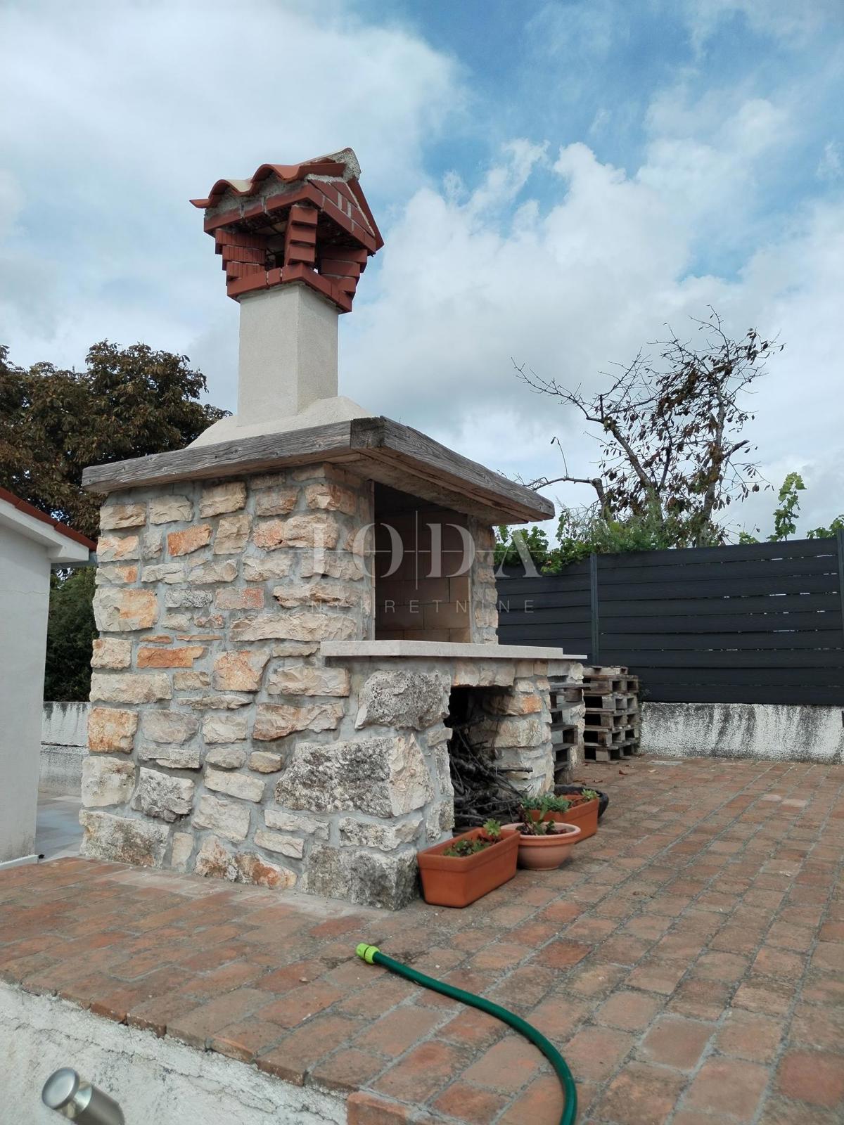 Hiša Svetvinčenat, 200m2