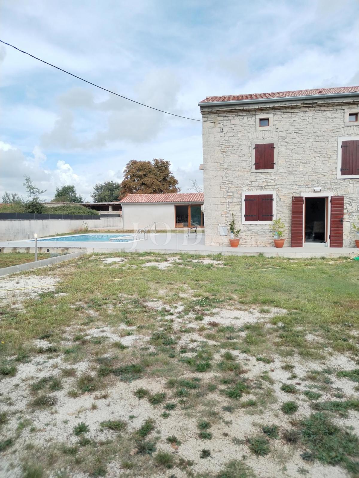 Hiša Svetvinčenat, 200m2