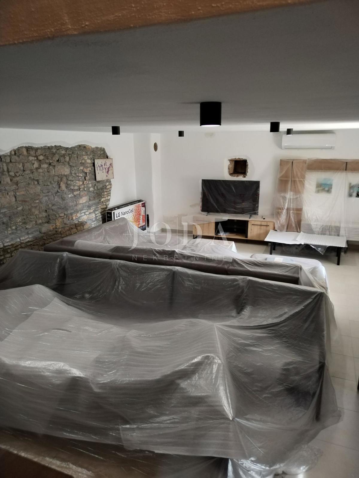 Hiša Svetvinčenat, 200m2