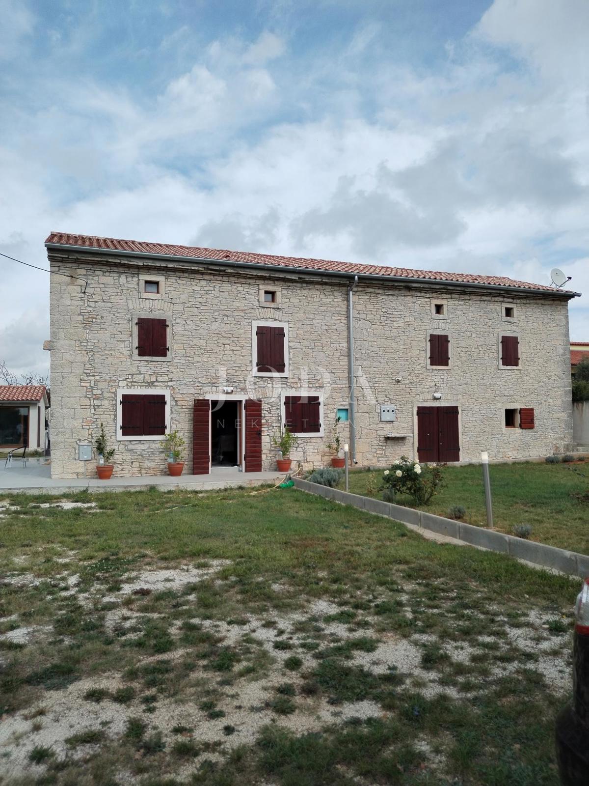 Hiša Svetvinčenat, 200m2