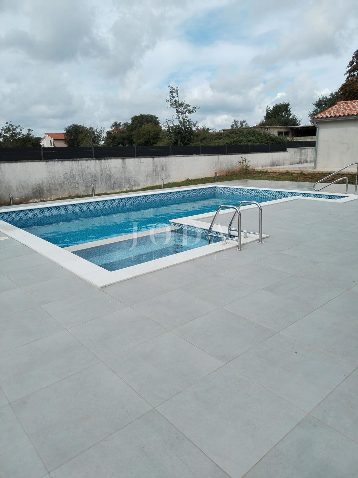 Hiša Svetvinčenat, 200m2