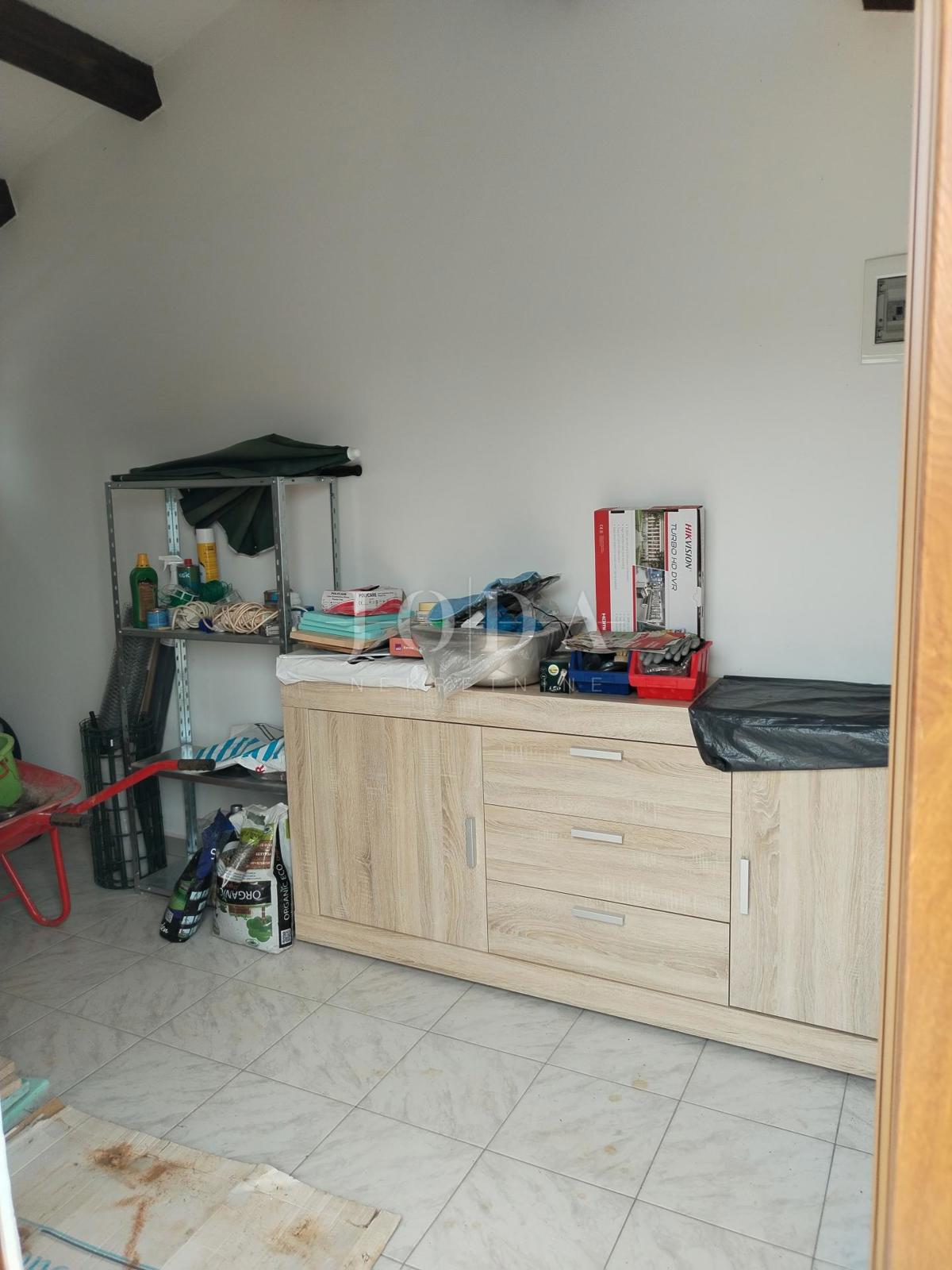 Hiša Svetvinčenat, 200m2