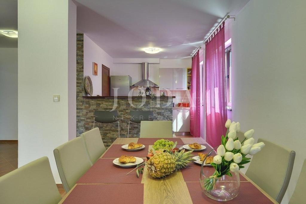 Hiša Monte Magno, Pula, 360m2