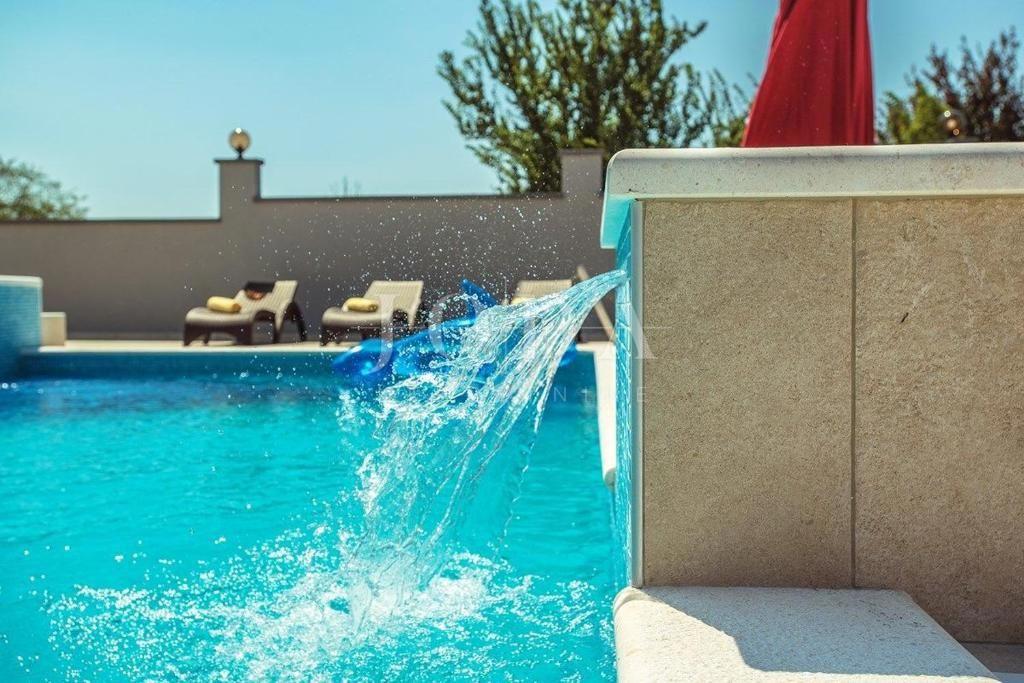 Hiša Monte Magno, Pula, 360m2