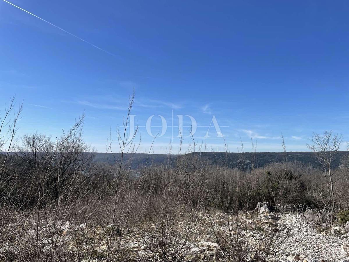 Zemljišče Labin, 975m2