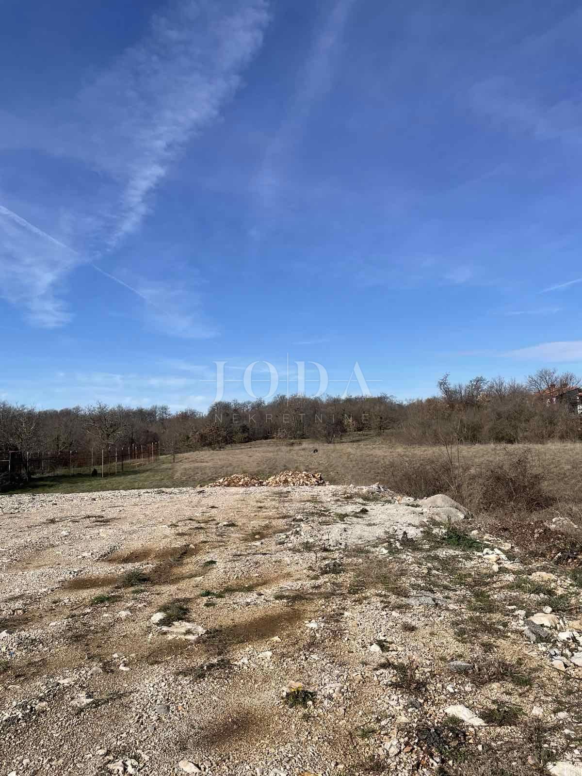 Zemljišče Labin, 975m2