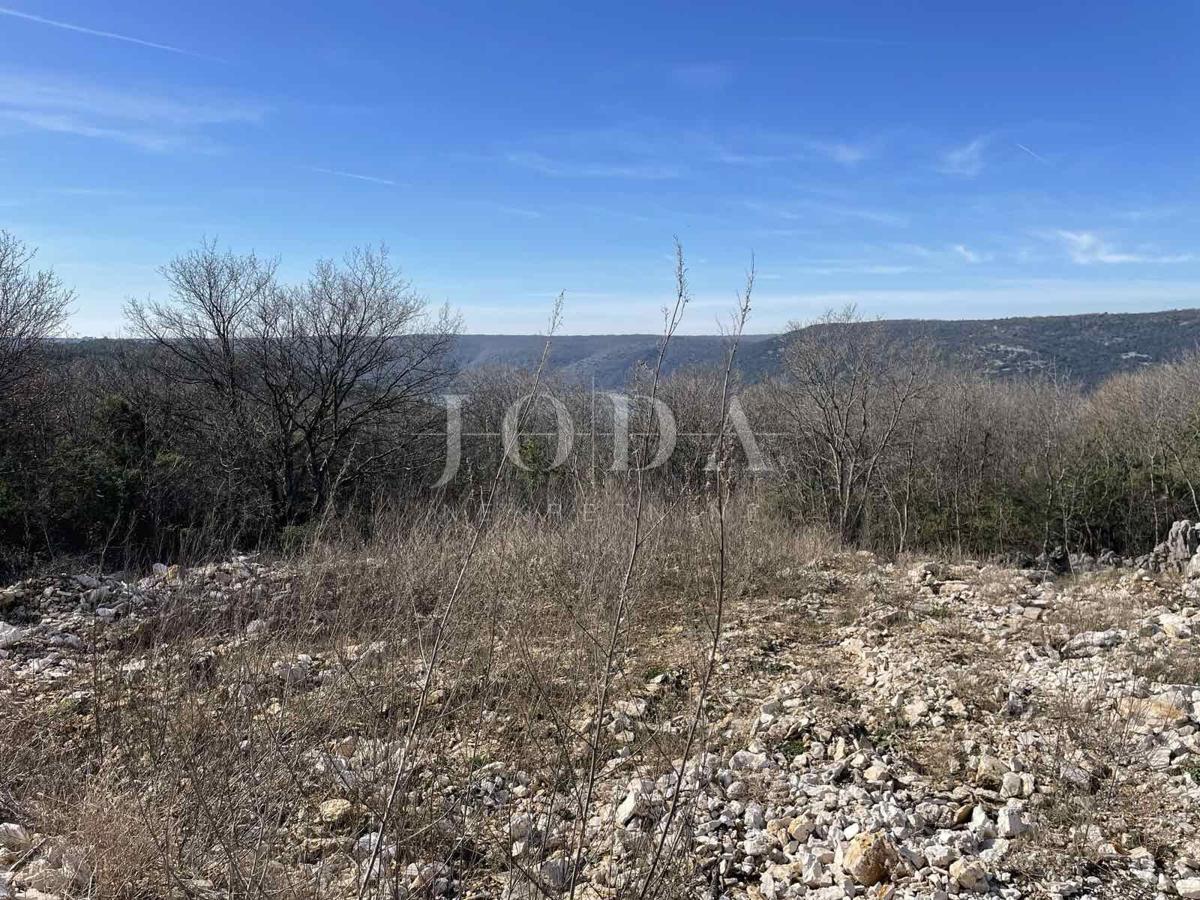 Zemljišče Labin, 975m2