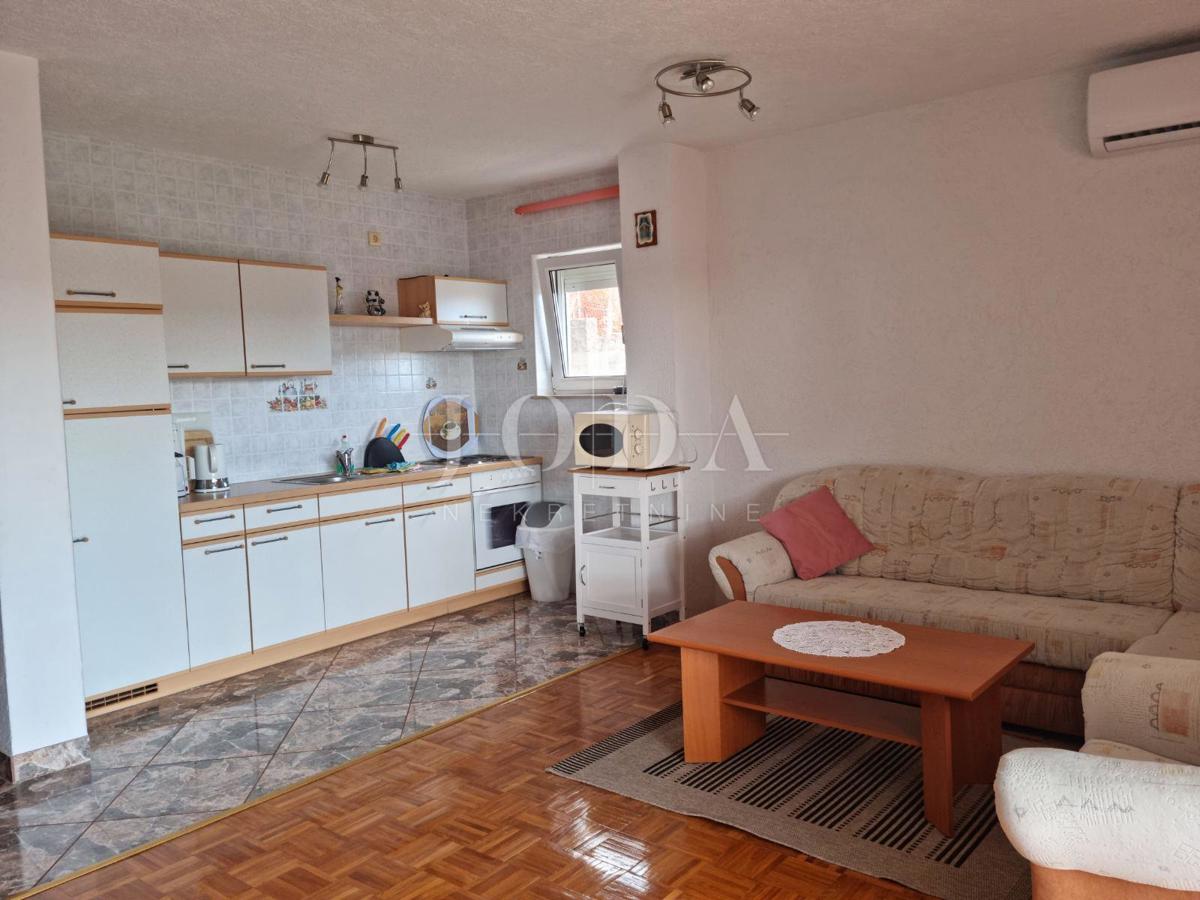 Hiša Novi Vinodolski, 594m2