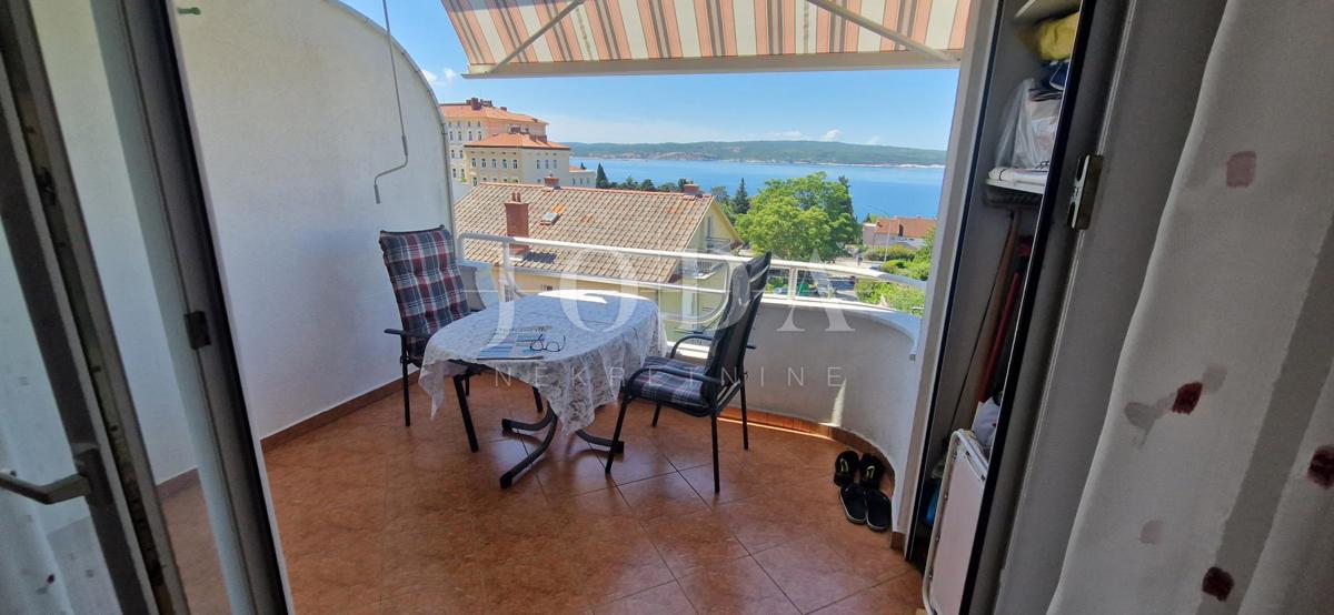 Crikvenica, dvosobno stanovanje na vrhunski lokaciji s parkiriščem