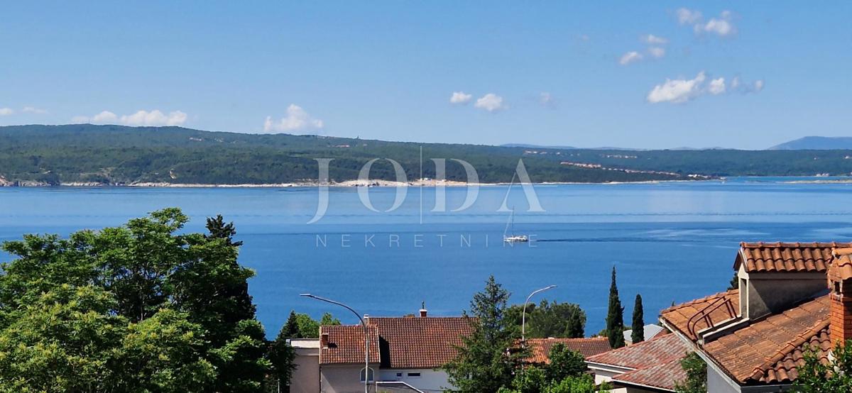 Crikvenica, dvosobno stanovanje na vrhunski lokaciji s parkiriščem