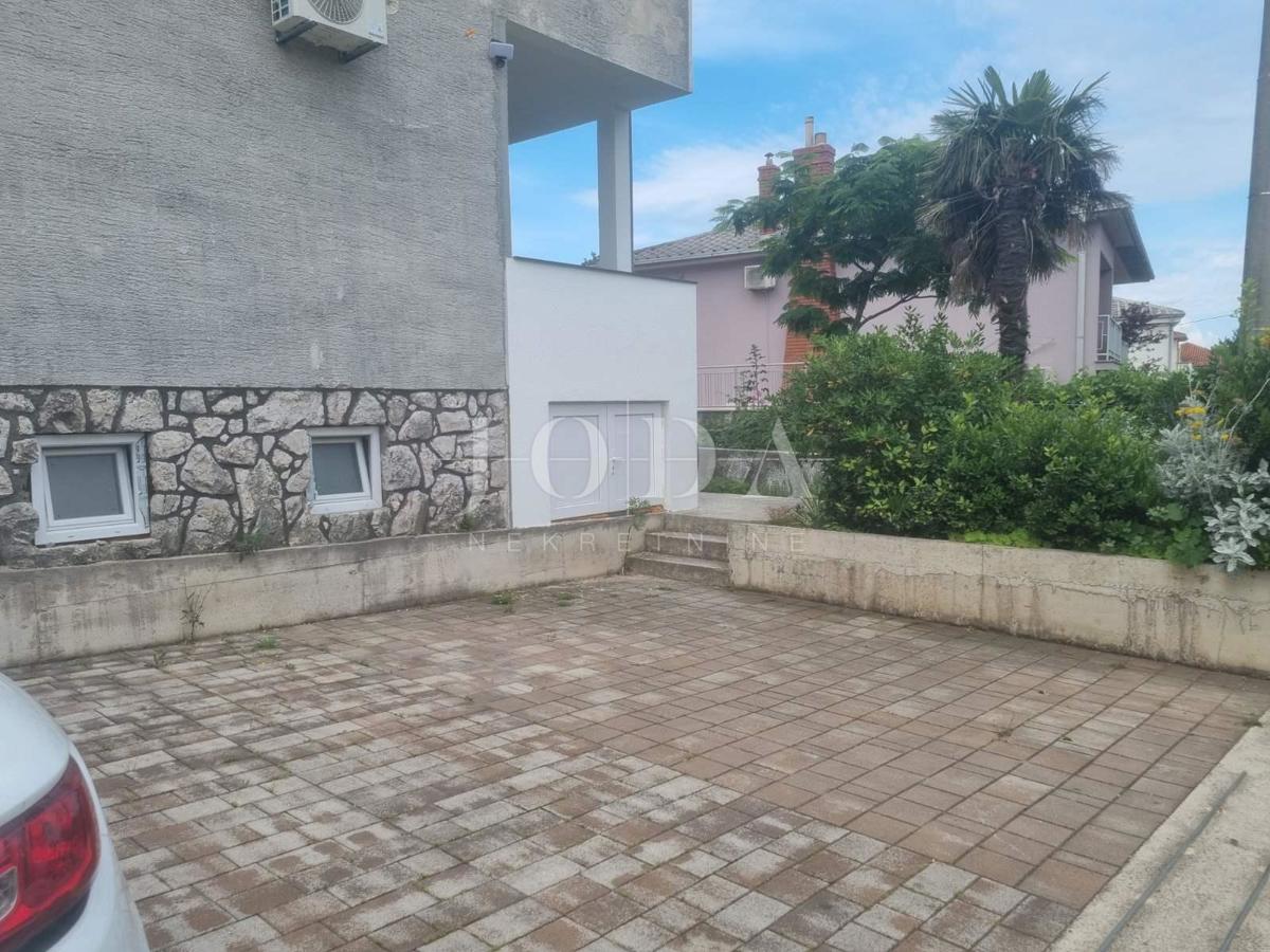  JADRANOVO, stanovanje 250 metrov od morja