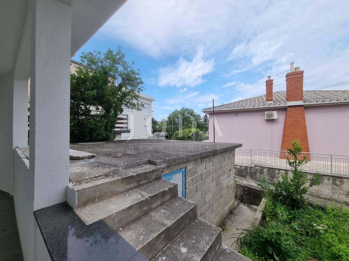  JADRANOVO, stanovanje 250 metrov od morja