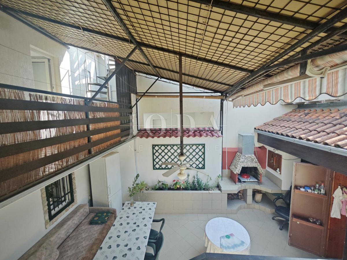 Novi Vinodolski, hiša v centru s panoramskim razgledom
