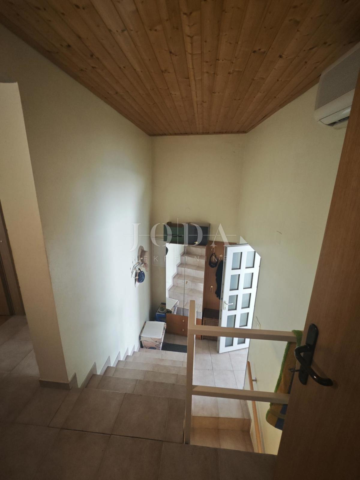 Novi Vinodolski, hiša v centru s panoramskim razgledom