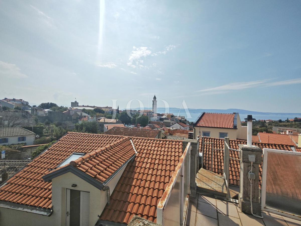 Novi Vinodolski, hiša v centru s panoramskim razgledom