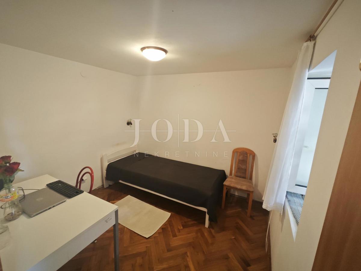 Novi Vinodolski, hiša v centru s panoramskim razgledom