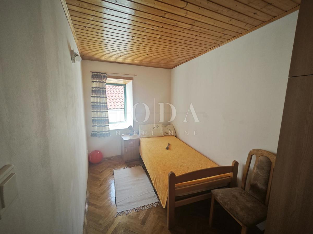 Novi Vinodolski, hiša v centru s panoramskim razgledom