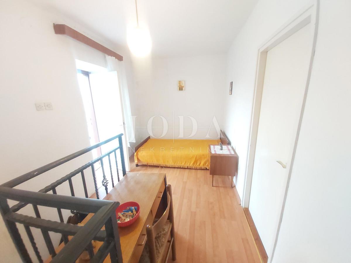 Hiša Risika, Vrbnik, 100m2