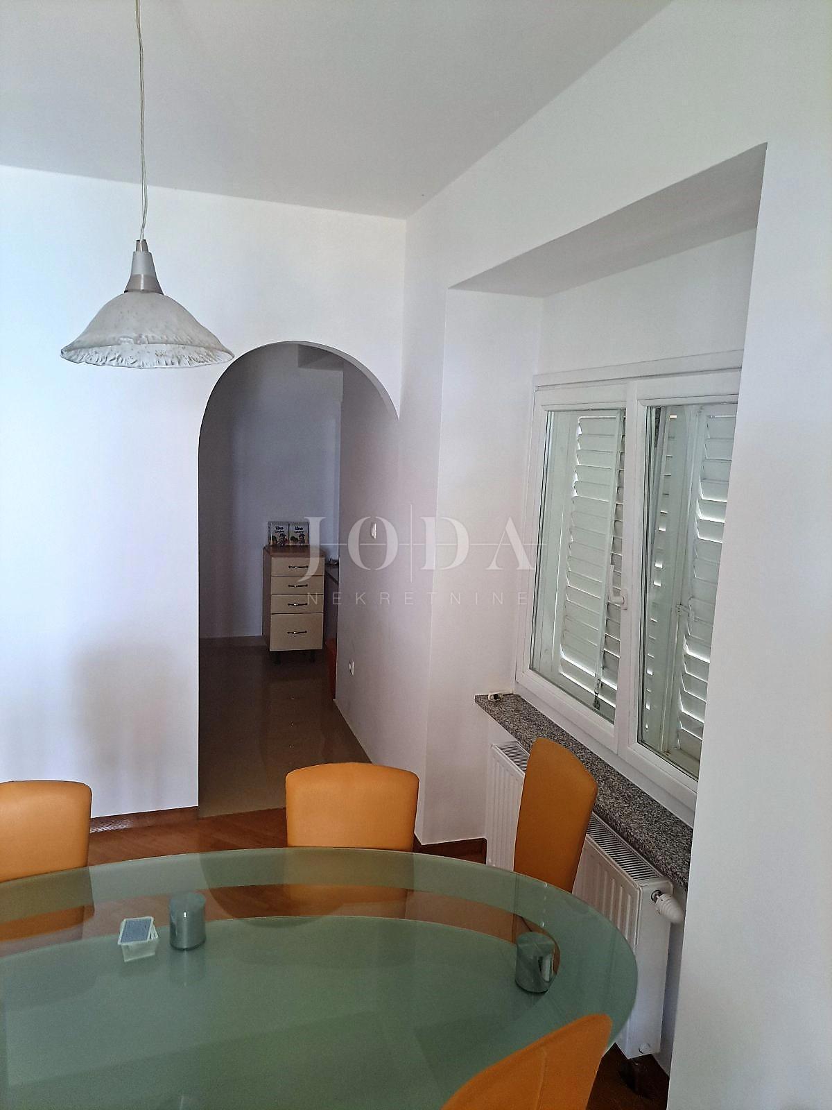 Ekskluzivni apartma prva vrsta do morja, Malinska - otok Krk