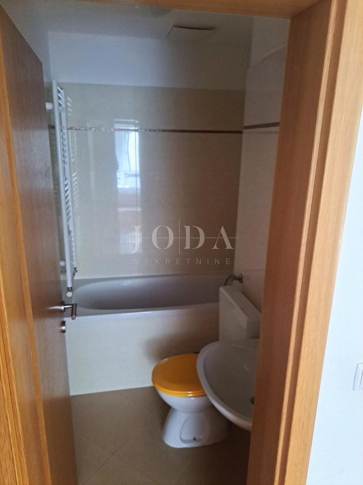 Ekskluzivni apartma prva vrsta do morja, Malinska - otok Krk