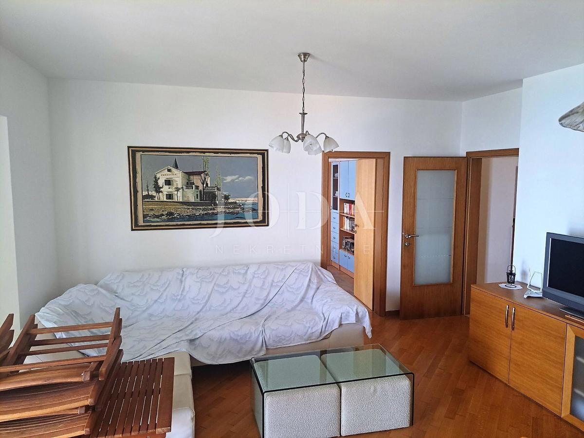 Ekskluzivni apartma prva vrsta do morja, Malinska - otok Krk