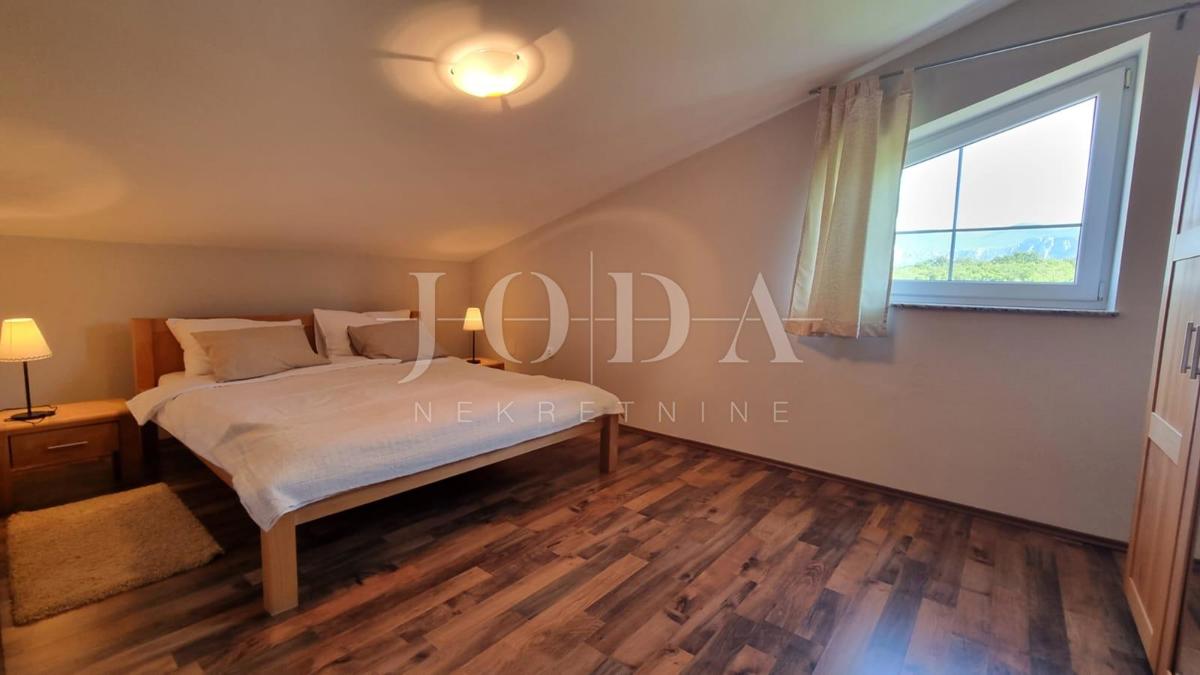 Investicijska priložnost – Apartmajska hiša z bazenom v Crikvenici