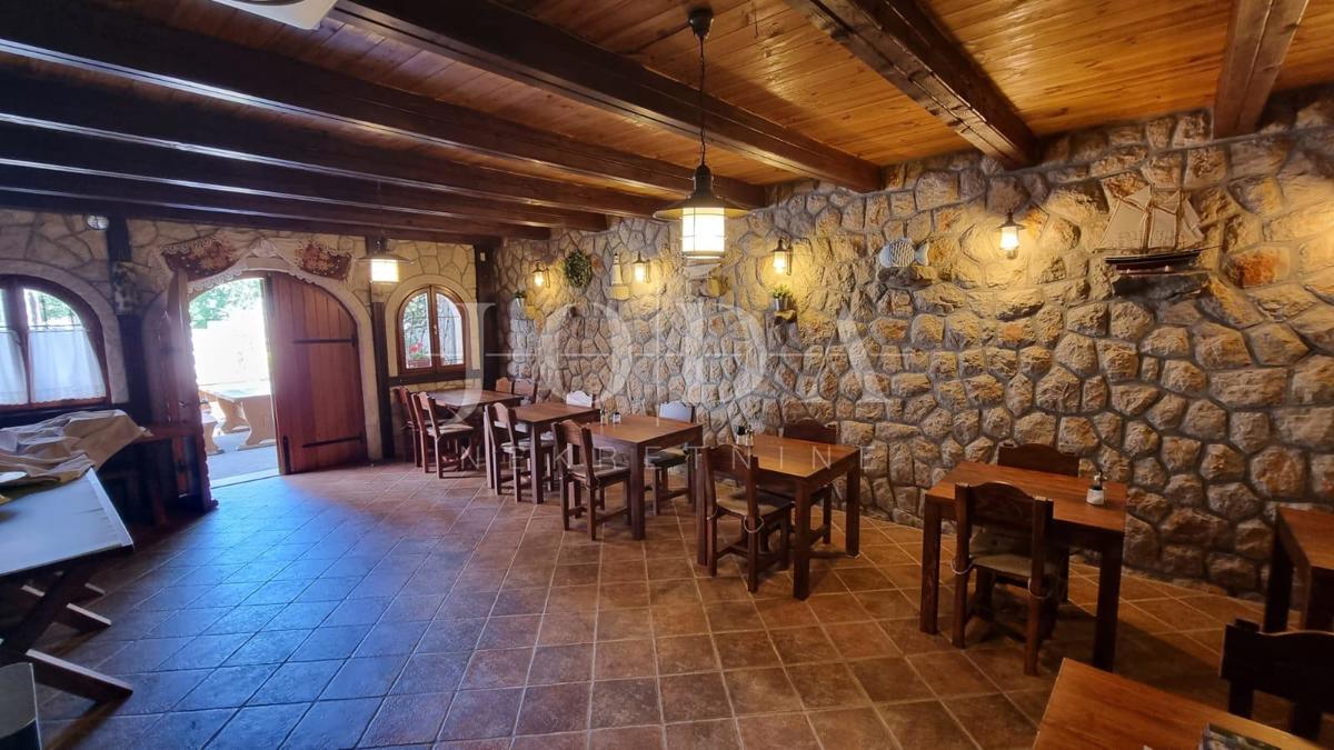 Investicijska priložnost – Apartmajska hiša z bazenom v Crikvenici