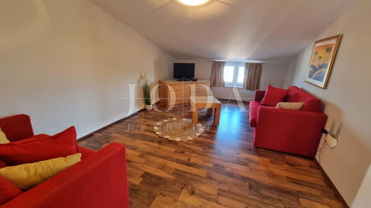Investicijska priložnost – Apartmajska hiša z bazenom v Crikvenici