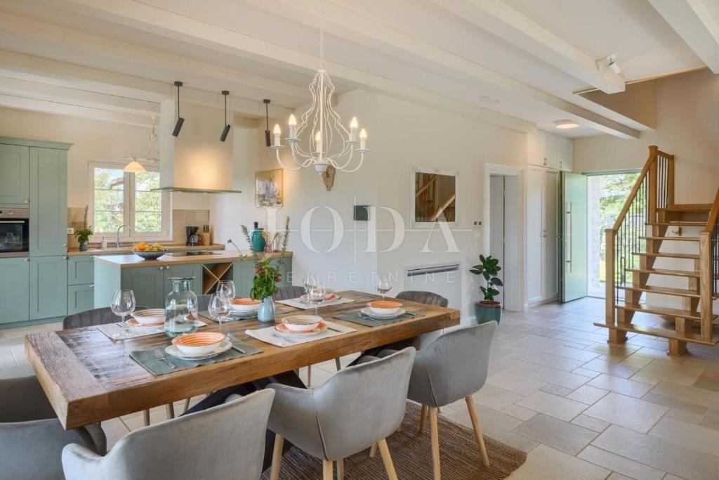 Hiša Višnjan, 179m2