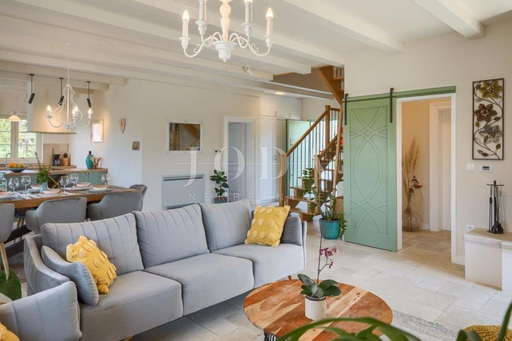 Hiša Višnjan, 179m2