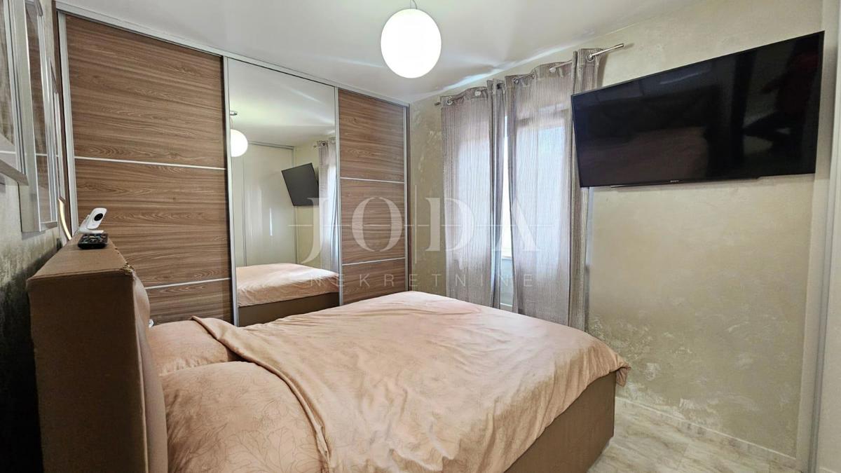 Dvonadstropni apartma Viškovo v bližini centra