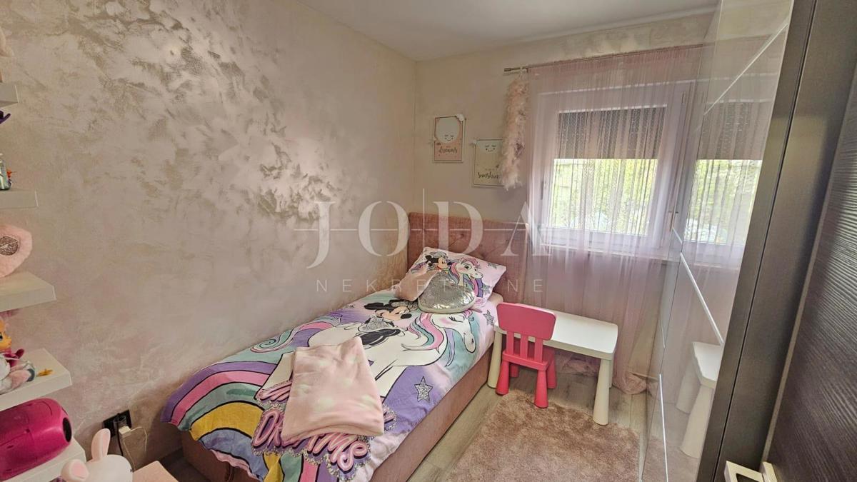 Dvonadstropni apartma Viškovo v bližini centra