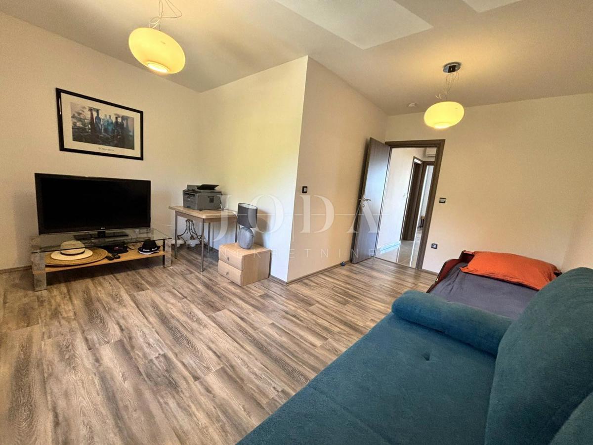 Jadranovo, Čudovit Maisonette – Prva Vrsta ob Morju