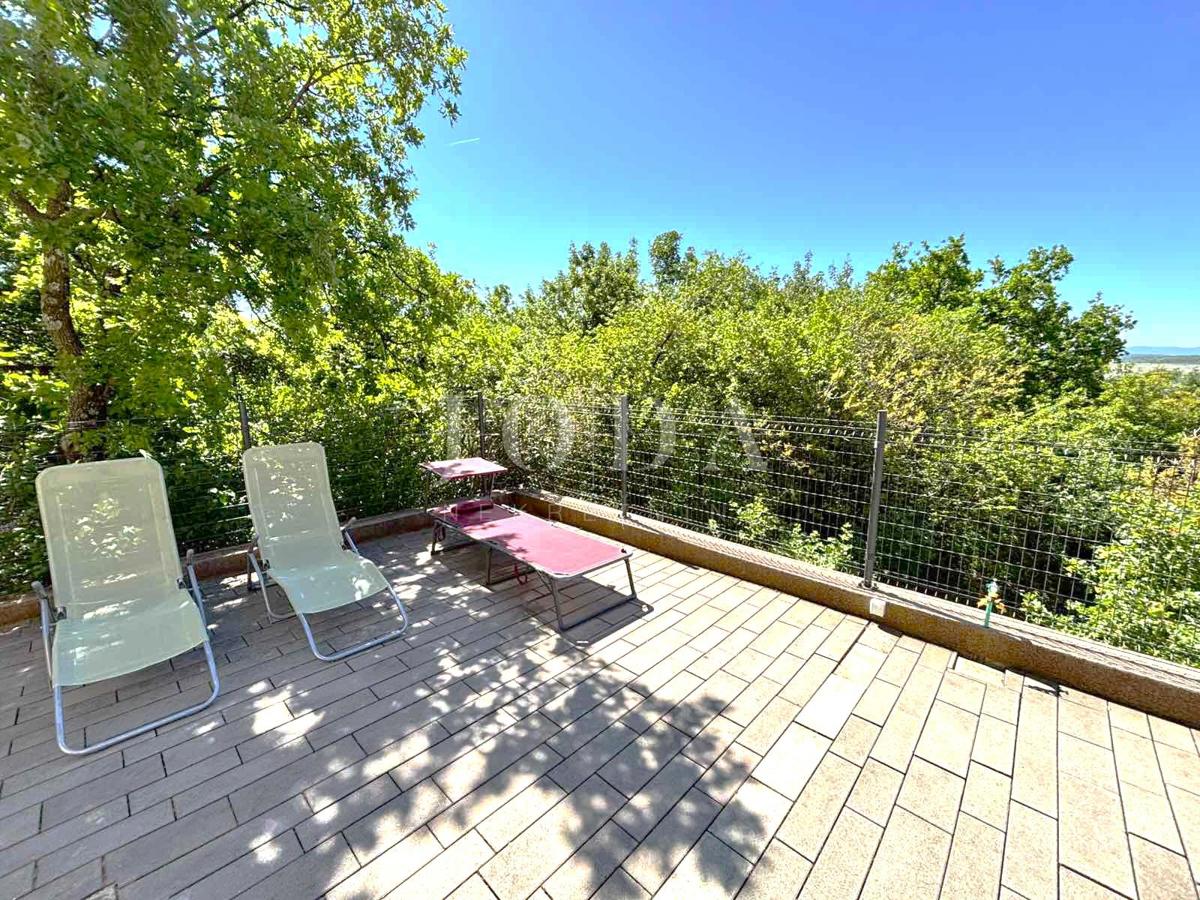 Jadranovo, Čudovit Maisonette – Prva Vrsta ob Morju