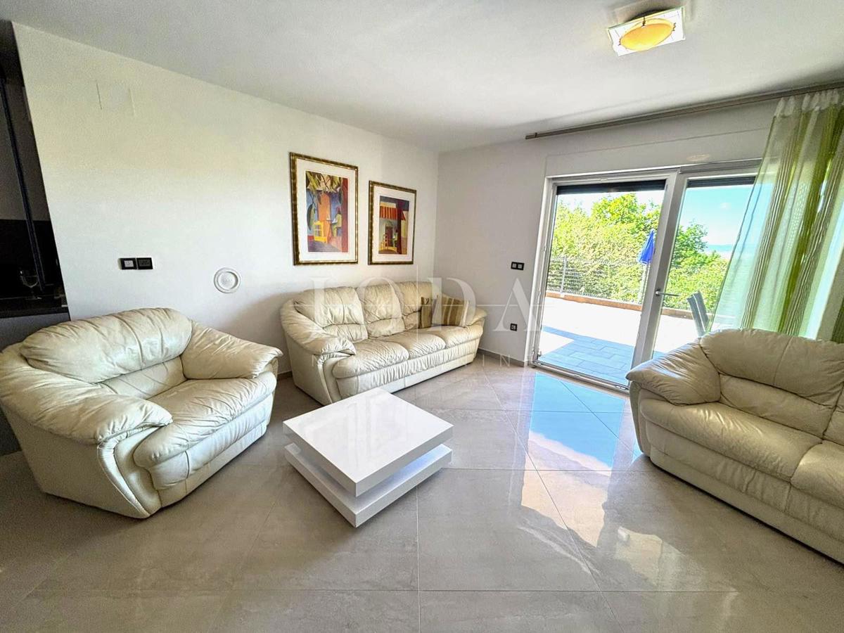 Jadranovo, Čudovit Maisonette – Prva Vrsta ob Morju