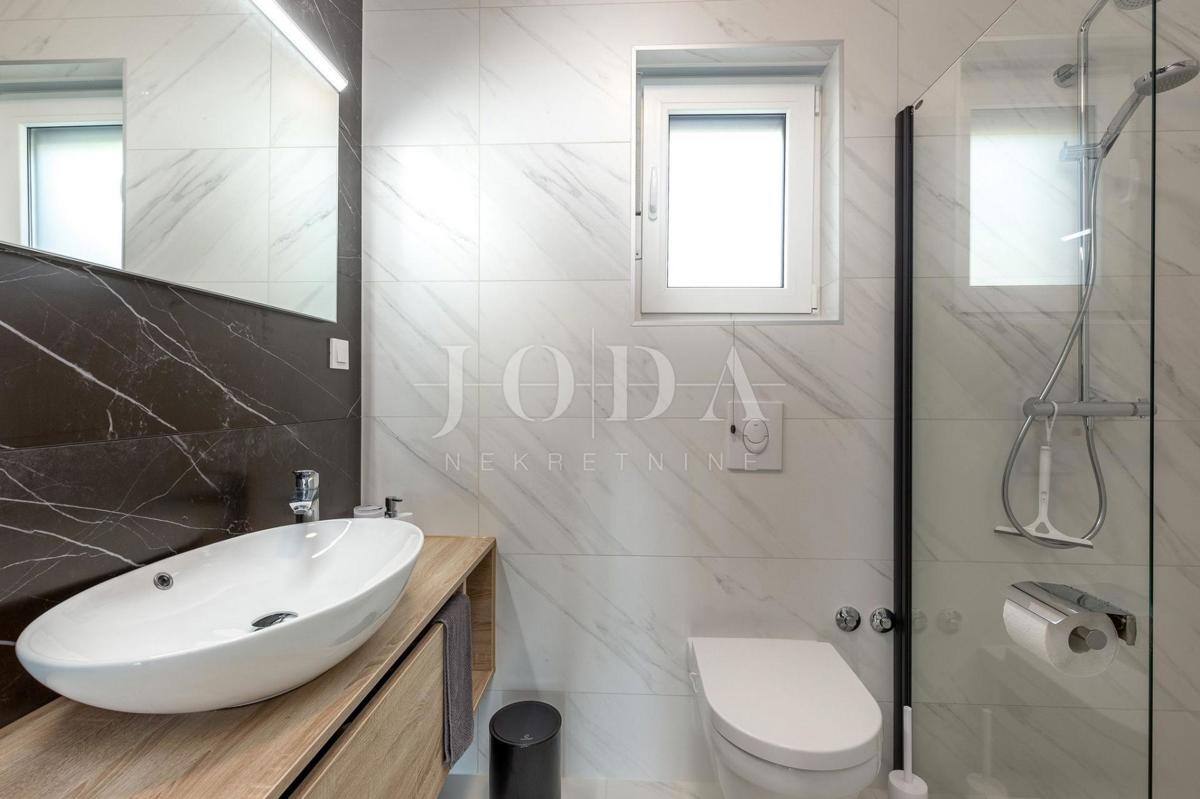 Apartma Klenovica, Novi Vinodolski, 190m2