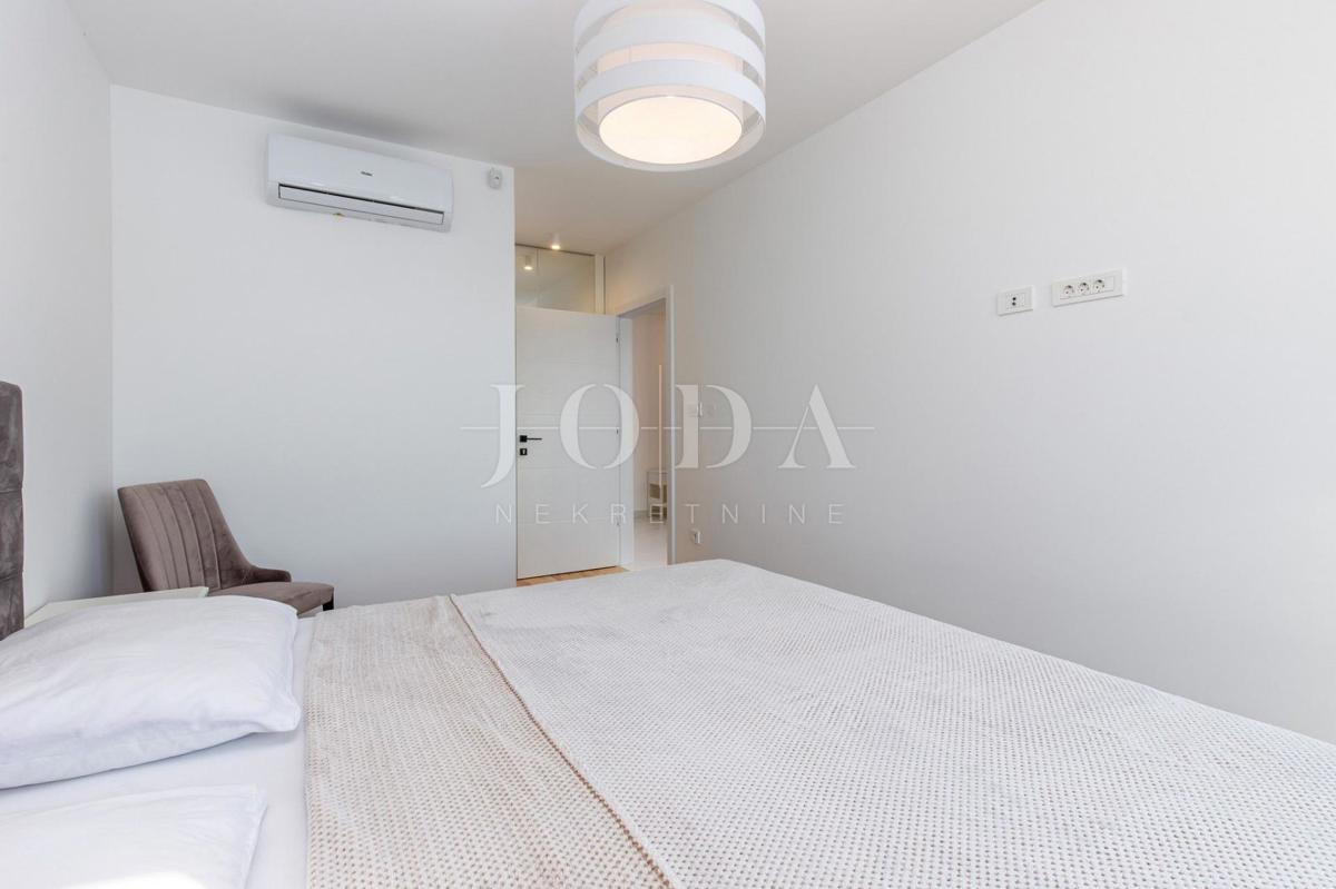 Apartma Klenovica, Novi Vinodolski, 190m2