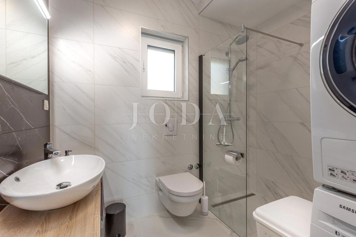 Apartma Klenovica, Novi Vinodolski, 190m2