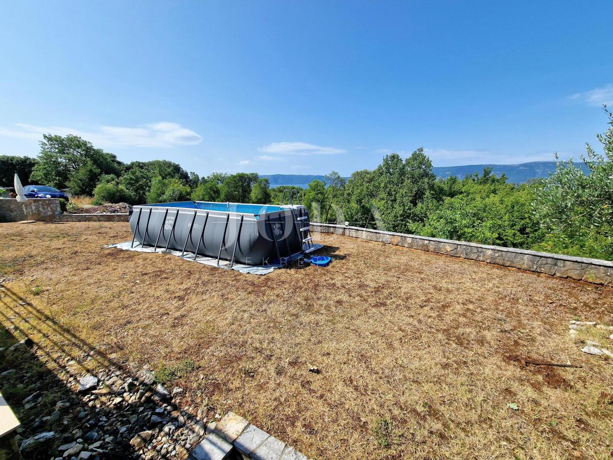 Apartma v pritličju s pogledom na morje