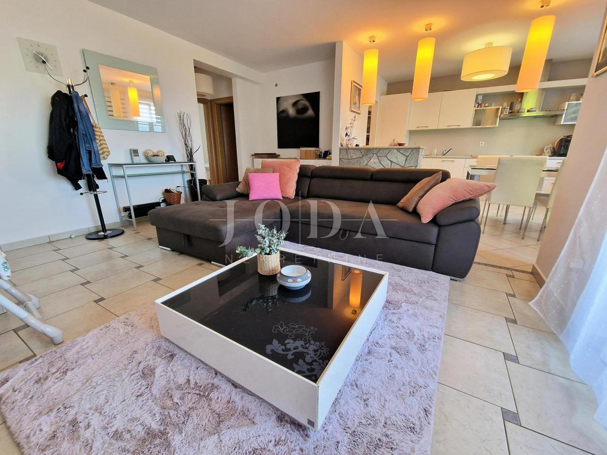 Apartma v pritličju s pogledom na morje