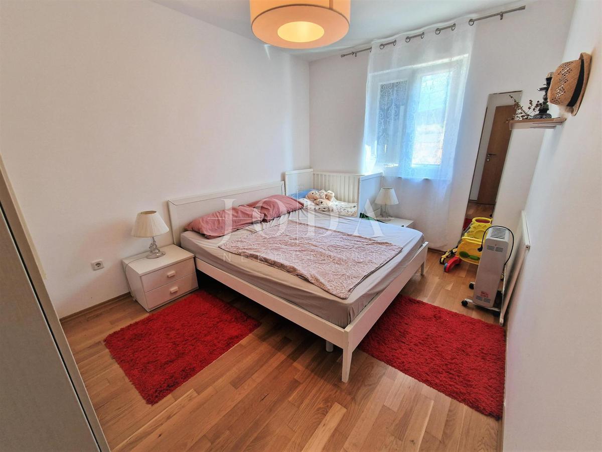 Apartma v pritličju s pogledom na morje