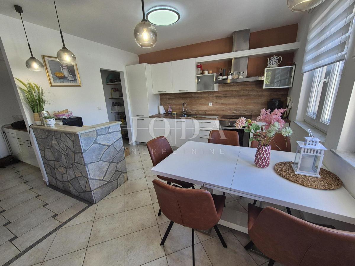 Apartma v pritličju s pogledom na morje