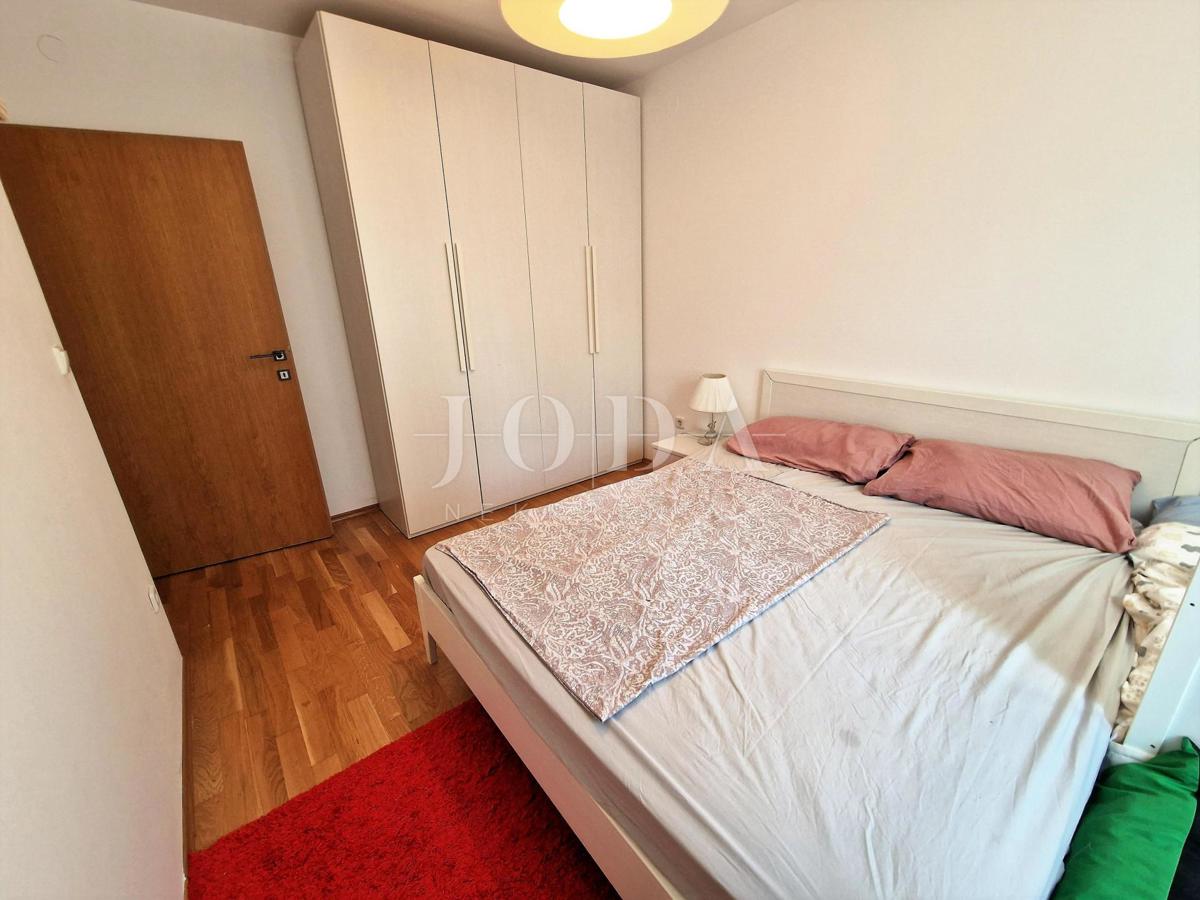 Apartma v pritličju s pogledom na morje