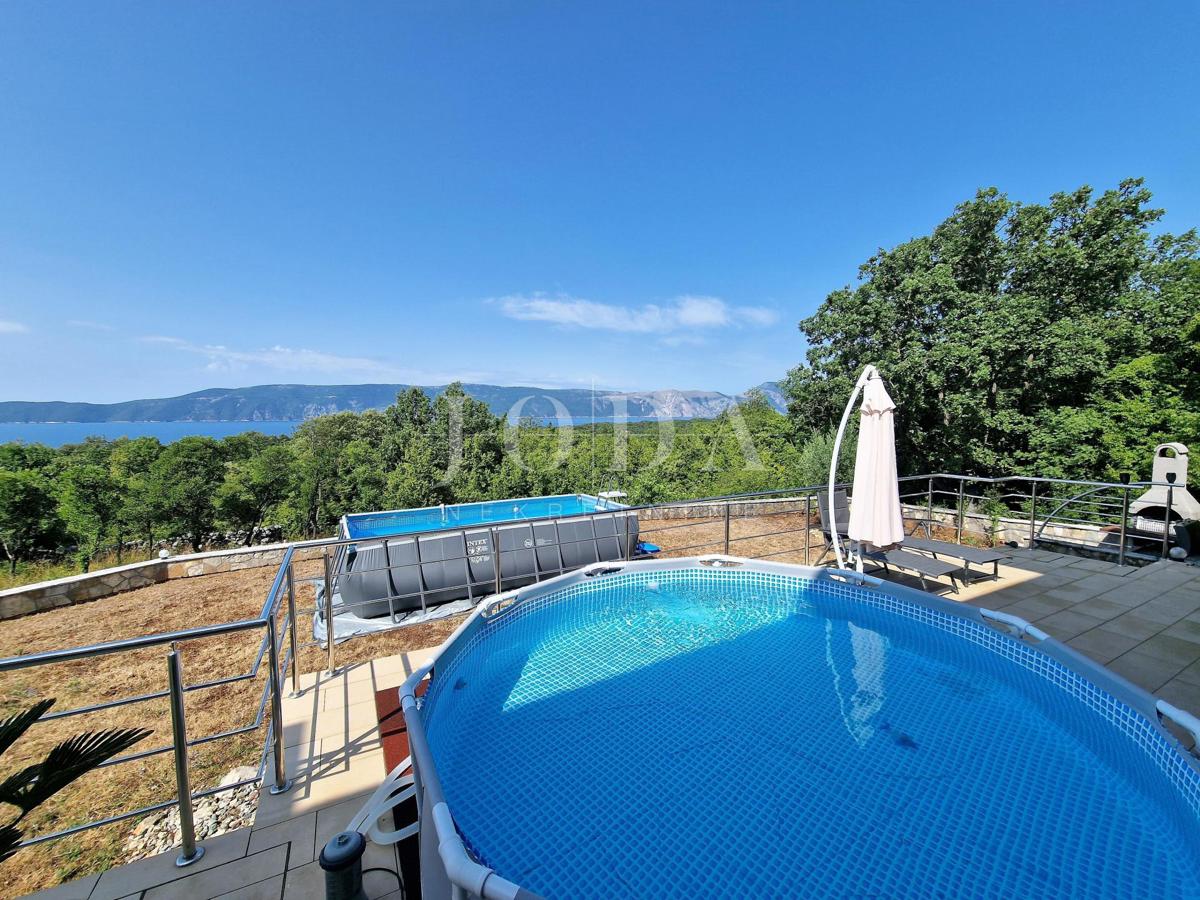 Apartma v pritličju s pogledom na morje